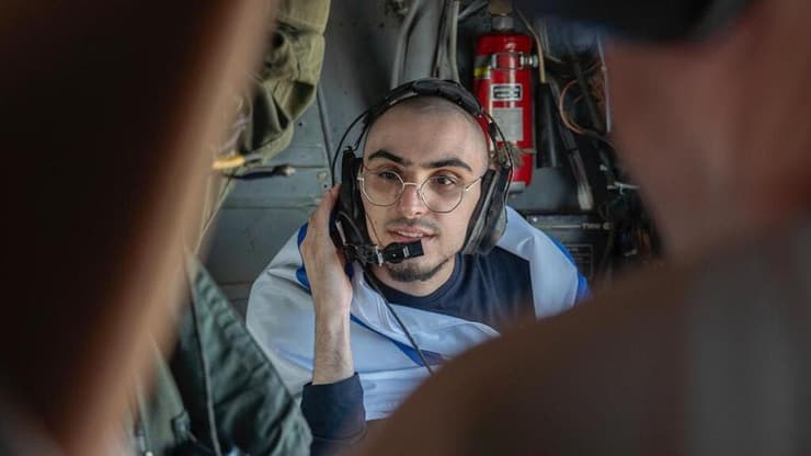 רום ברסלבסקי ומשפחתו בדרך לבית החולים