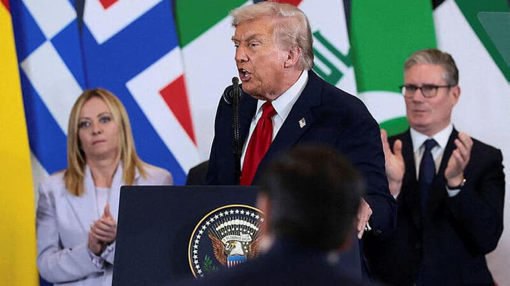 חתימה הסכם פסגה דונלד טראמפ נשיא ארצות הברית שארם א-שייח מצרים קיר סטרמר בריטניה ג'ורג'ה מלוני איטליה