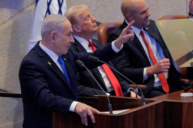 צילום: JALAA MAREY/Pool via REUTERS, Chip Somodevilla / POOL / AFP נאום דונלד טראמפ בכנסת ישראל