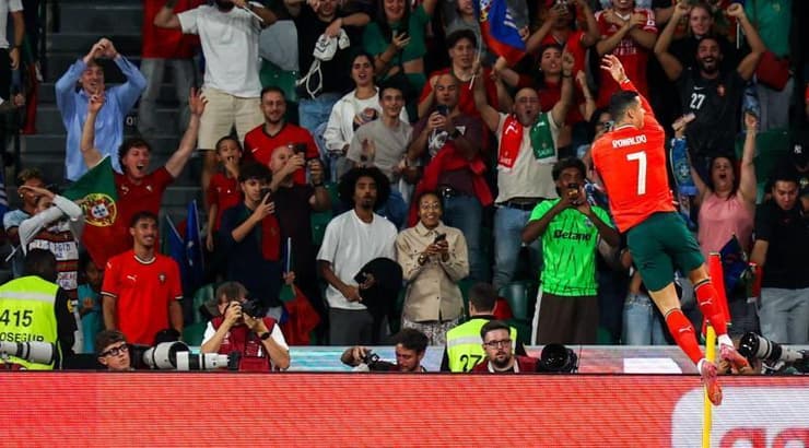 כריסטיאנו רונאלדו בחגיגה במפורסמת (IMAGO) כריסטיאנו רונאלדו בחגיגה במפורסמת