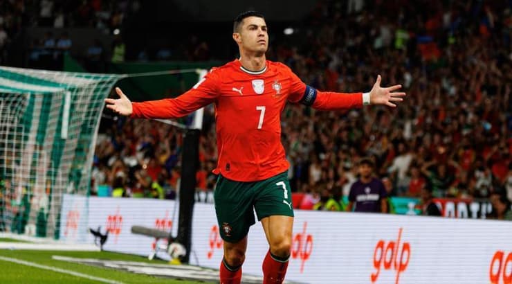 כריסטיאנו רונאלדו בטירוף (IMAGO) כריסטיאנו רונאלדו בטירוף