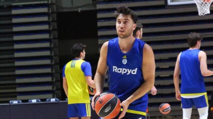 שחקן מכבי ת"א תמיר בלאט