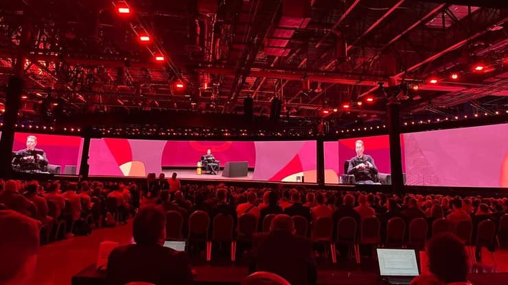 הכנס של חברת אורקל בלאס-וגאס (איילה אור-אל) הכנס של חברת אורקל בלאס-וגאס