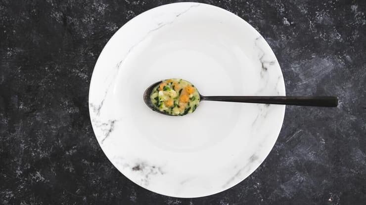 המנות התכווצו, המחירים נשארו גבוהים (צילום: faithie, shutterstock) מנה במסעדה