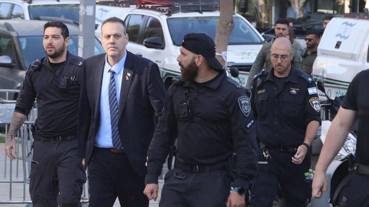 השר מיקי זוהר הגיע לתמוך בנתניהו