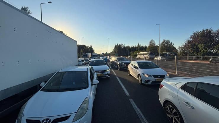 עומסים כבדים בכביש 443 לאור החסימות