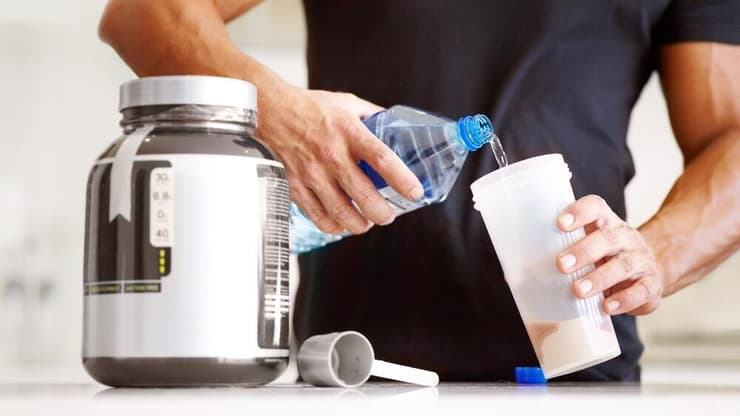 האם אבקת החלבון שלכם מכילה מתכות רעילות? (צילום: Shutterstock) אבקת חלבון