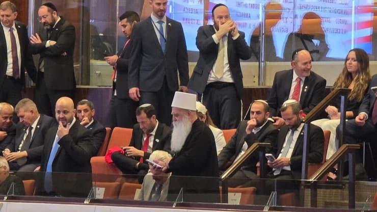 יציע האורחים בנאום טראמפ