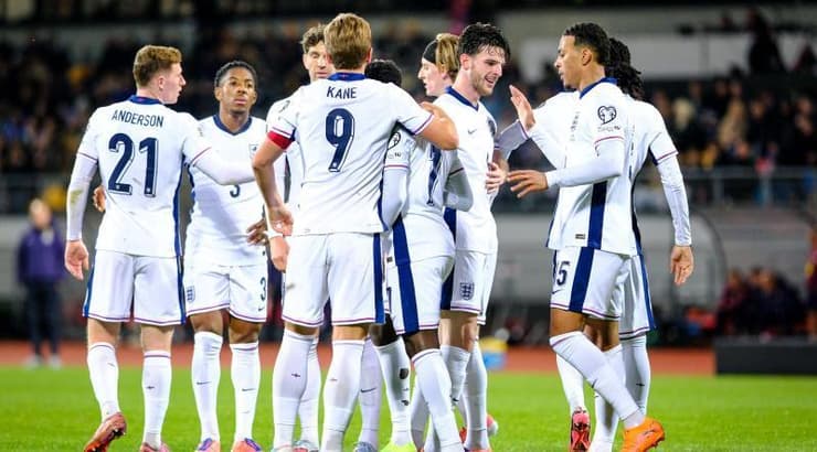 שחקני אנגליה מאושרים (IMAGO) שחקני אנגליה מאושרים