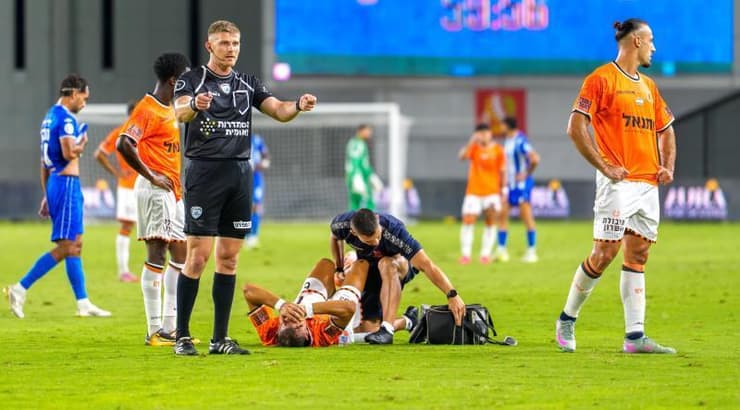 עילאי טרוסט מקבל טיפול רפואי