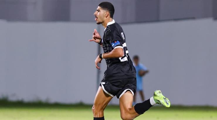 ירין מכלוף רץ לחגוג (שחר גרוס) ירין מכלוף רץ לחגוג