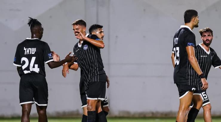 שחקני מודיעין מפרגנים למכלוף (שחר גרוס) שחקני מודיעין מפרגנים למכלוף