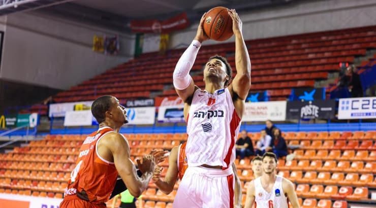 ג'סטין סמית' (מיכל בן גיגי, הפועל ירושלים) ג'סטין סמית'