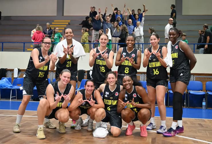 שחקניות אליצור רמלה (צילום: FIBA PHOTOS) אליצור רמלה