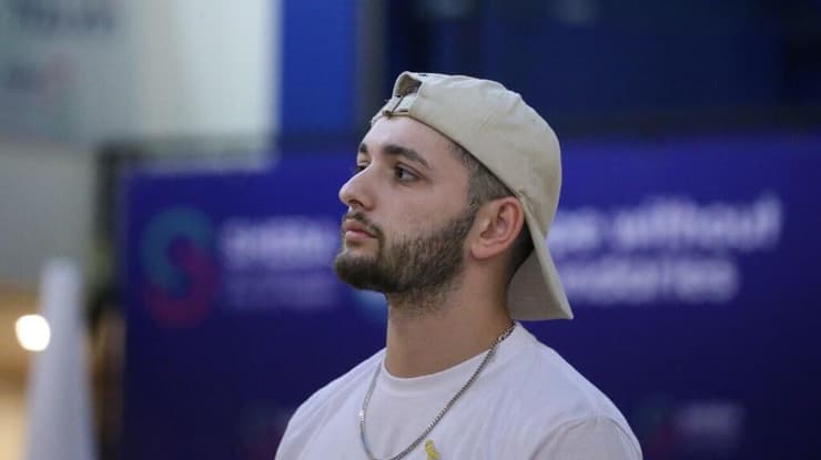 אחיו של בר קופרשטיין: "אנשים צריכים להכיר את הסיפור שלו. הוא ישתף" (צילום: מוטי קמחי) דביר קופרשטיין, אחיו של החטוף ששוחרר בר קופרשטיין