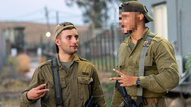 אריק (מימין) ומתן מימי השירות הצבאי