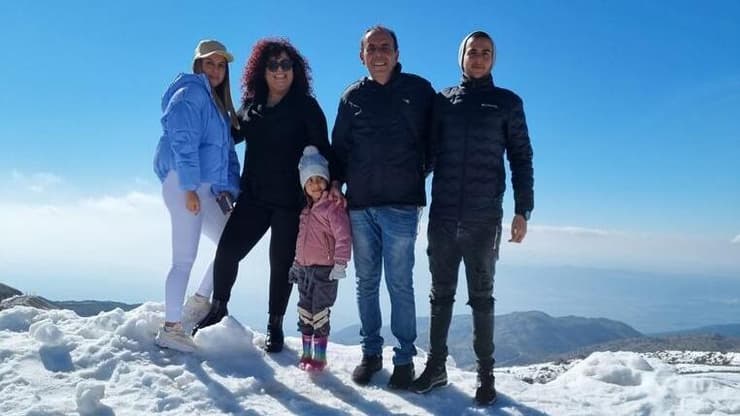 אורי כרמי ז"ל עם משפחתו