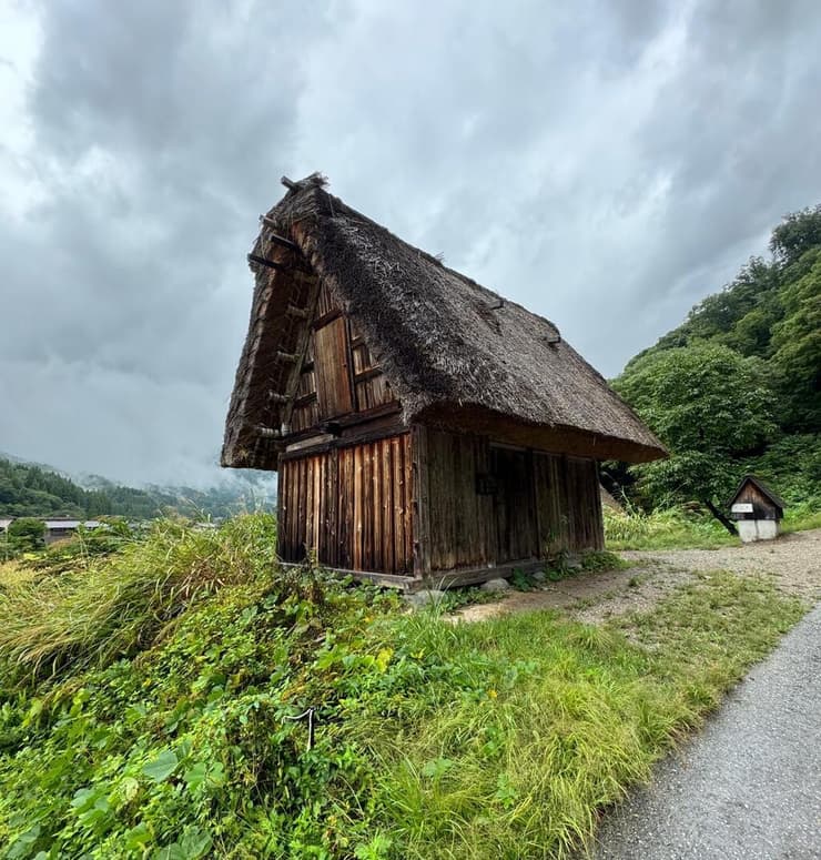 שירקאווה-גו, מזג האוויר לא האיר פנים