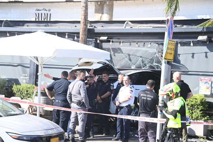 נהגת פגעה בבית קפה נונו מימי בכפר סבא