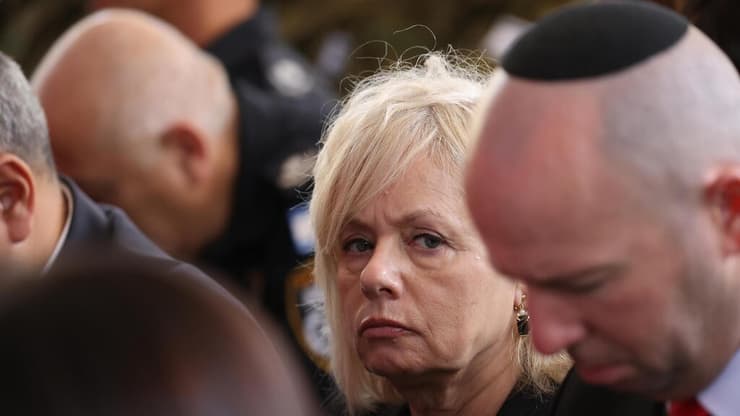 קבעה כי חוק המעונות אינו חוקתי. גלי בהרב מיארה (צילום: אלכס קולומויסקי) טקס לזכר חללי מלחמת חרבות ברזל בהר הרצל
