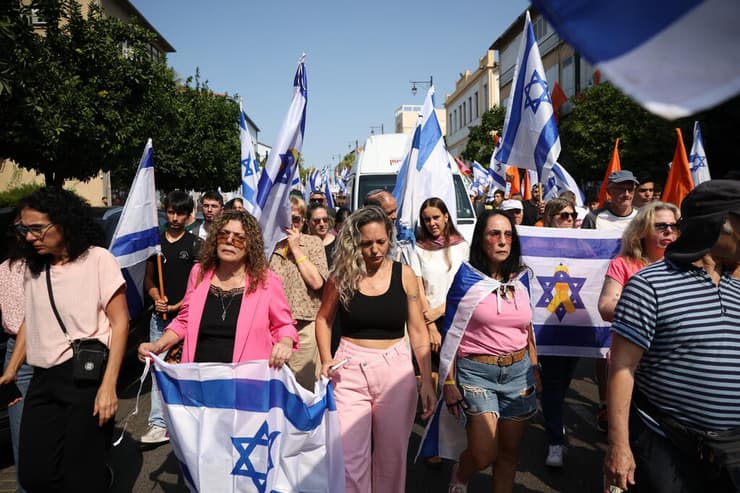 מסע הלווייתה של ענבר ז"ל (צילום: טל שחר) מסע הלווייתה של ענבר הימן ז"ל