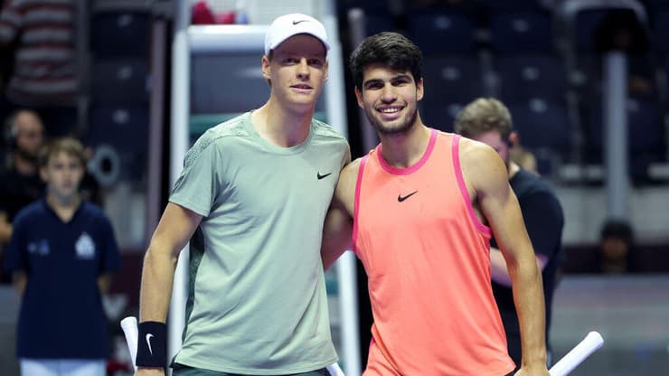 סוגרים את 2025 בקרב ענק. אלקראס עם סינר (צילום: Richard Pelham/Getty Images) אלקראס סינר