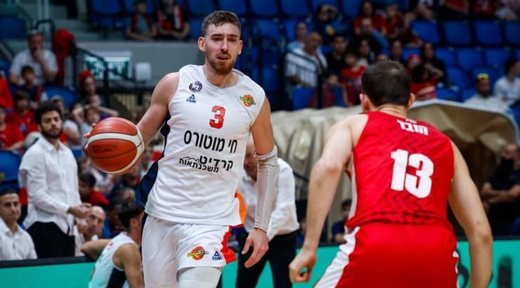 יחזוק לקדנציה שנייה בארנה? קליין