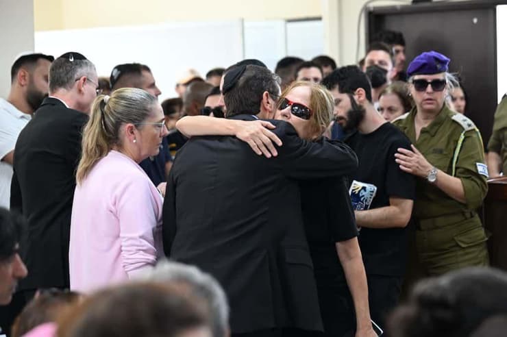 הדודה חנה כהן ונשיא המדינה (צילום: פאולינה פטימר) חנה כהן ונשיא המדינה יצחק הרצוג