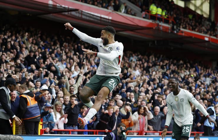 ריס ג'יימס וצ'לסי חוגגים מול נוטינגהאם פורסט (צילום: Reuters/Peter Cziborra) ריס ג'יימס וצ'לסי חוגגים מול נוטינגהאם פורסט