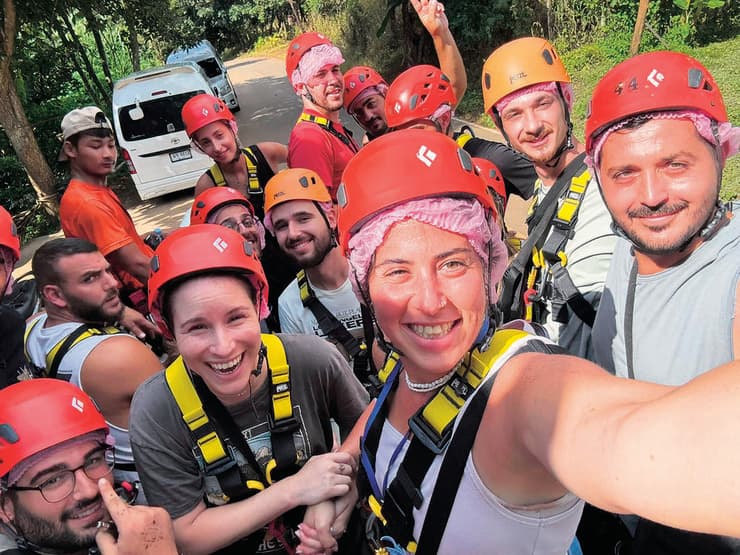 ”מייצרים חוויות חדשות". משתתפי הריטריט בפעולה   