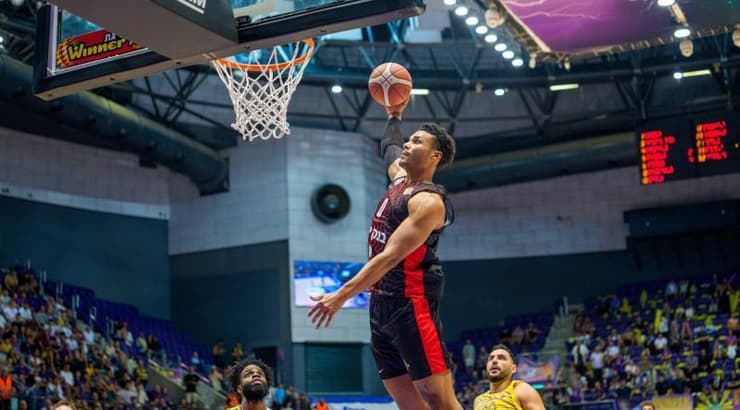 ג'סטין סמית' מטביע