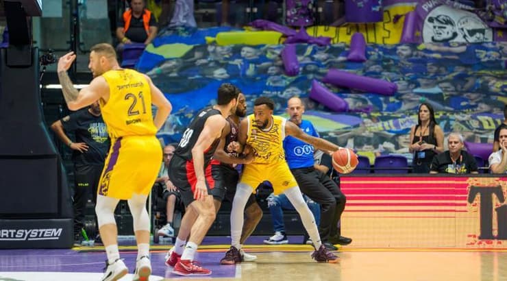 ג'ורדן מקריי נאבק