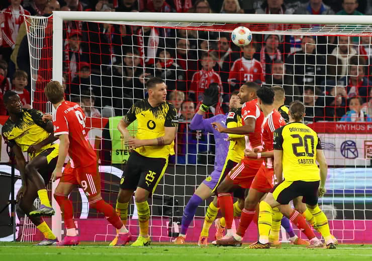 קיין שולח את הכדור לרשת של דורטמונד (צילום: Alex Grimm/Getty Images) באיירן מינכן דורטמונד הארי קיין