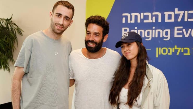 רביד פלוטניק עם אבינתן אור ונועה ארגמני (צילום: גיא יחיאלי) רביד פלוטניק עם אבינתן אור ונועה ארגמני