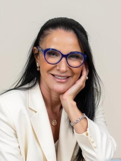 ד"ר מרינה לנדאו, מומחית ברפואת עור, מכבי שירותי בריאות