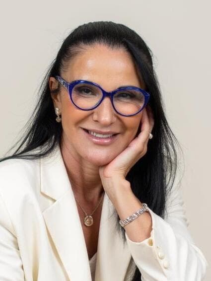 ד"ר מרינה לנדאו, מומחית ברפואת עור, מכבי שירותי בריאות