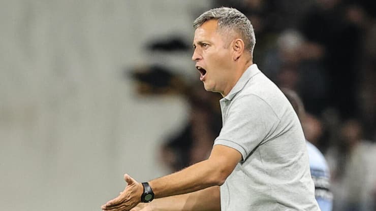 הסבלנות פקעה. פלורס (צילום: גיל נחושתן) פלורס