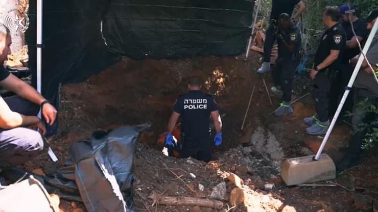 עד הצביע על נקודה ספציפית בגינה, הגופה אותרה בעומק 3 מטרים (צילום: דוברות המשטרה ) זירת קבורתה של מאינה טולסטיקוב ז"ל