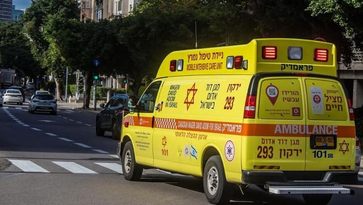 אמבולנס מד"א. ארכיון (צילום: shutterstock) אמבולנס מד"א