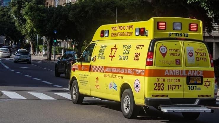 טיפול דחוף מציל חיים. אמבולנס מד"א (צילום: shutterstock) אמבולנס מד"א