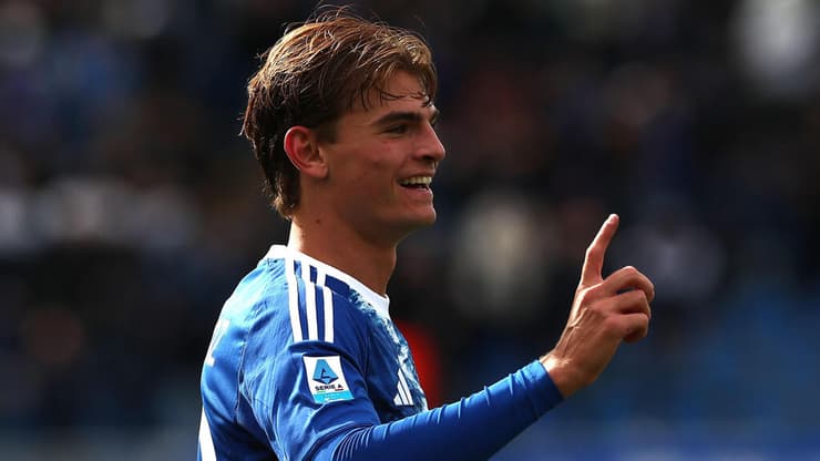 שחקן קומו ניקו פאס