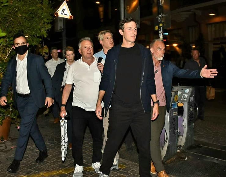 סטיב ויטקוף ג'ארד קושנר פפראצי בתל אביב 