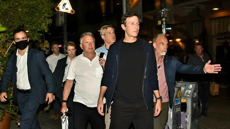 סטיב ויטקוף ג'ארד קושנר פפראצי בתל אביב 