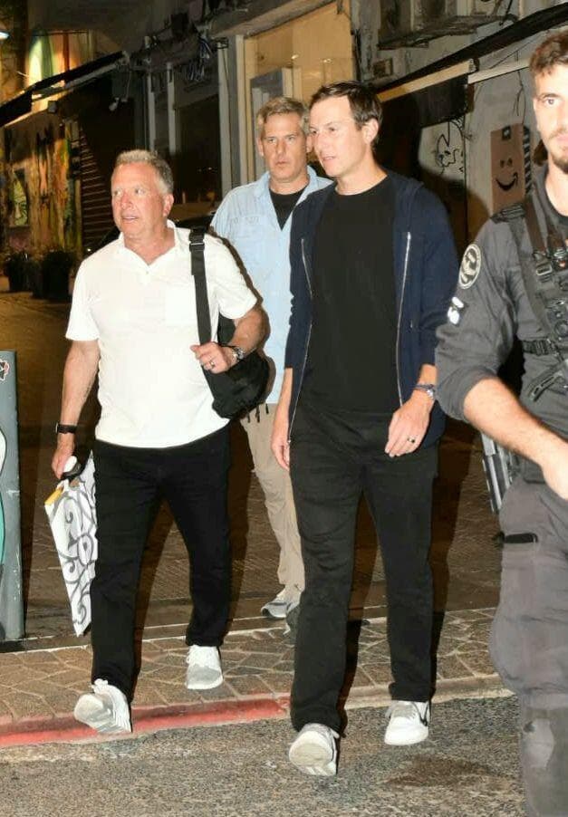 סטיב ויטקוף ג'ארד קושנר פפראצי בתל אביב 