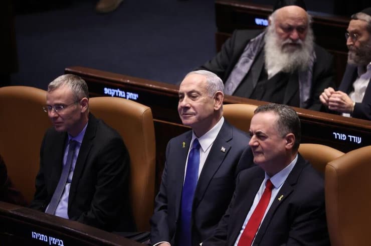 נתניהו, כ"ץ ולוין בכנסת (צילום: אלכס קולומויסקי ) נתניהו, כ"ץ ולוין בפתיחת מושב הכנסת