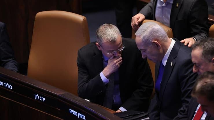 ראש הממשלה נתניהו  והשר יריב לוין בפתיחת מושב הכנסת