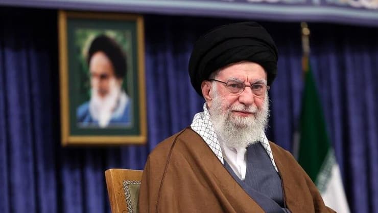 מנהיג איראן עלי חמינאי במפגש עם ספורטאים