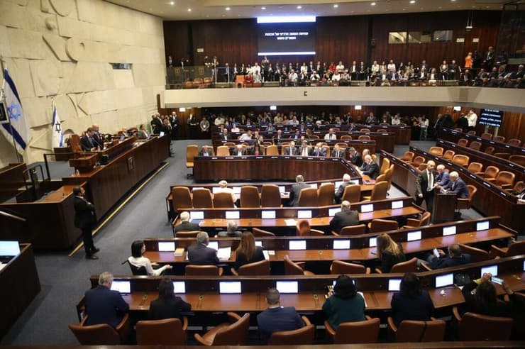 צילום: אלכס קולומויסקי שרה נתניהו בזמן נאום ראש הממשלה בפתיחת מושב הכנסת