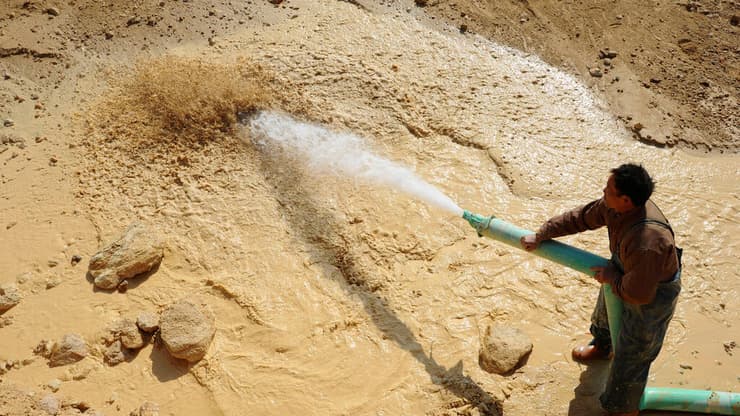 עובד במכרה בסין 