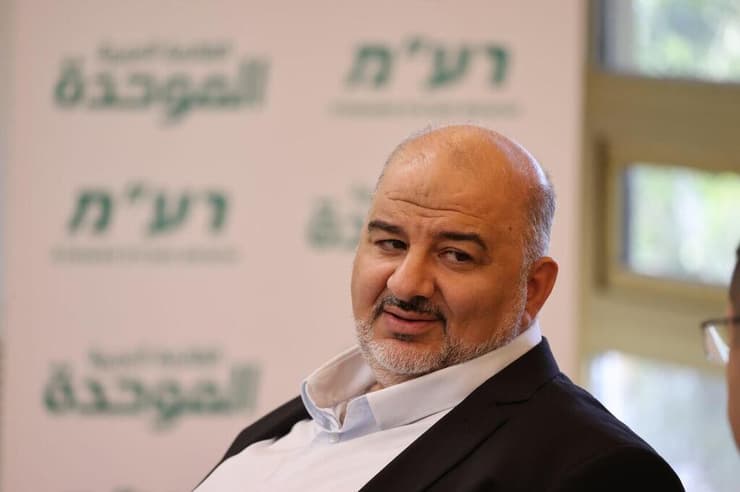 מנסור עבאס בישיבת הסיעה